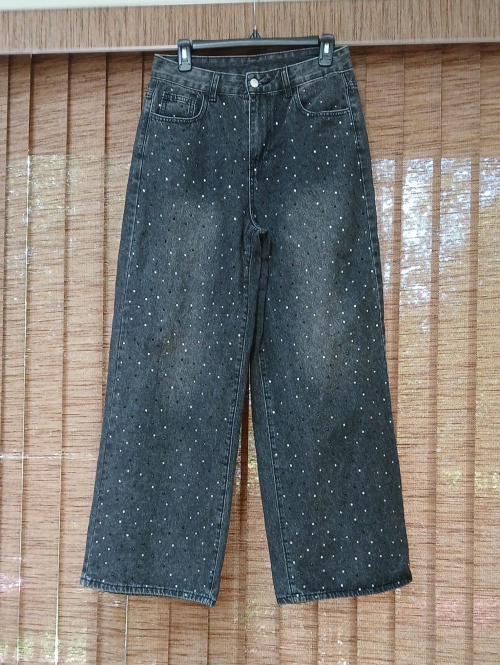 Black Wide-Leg Jeans with Subtle Rhinestone Embellishment